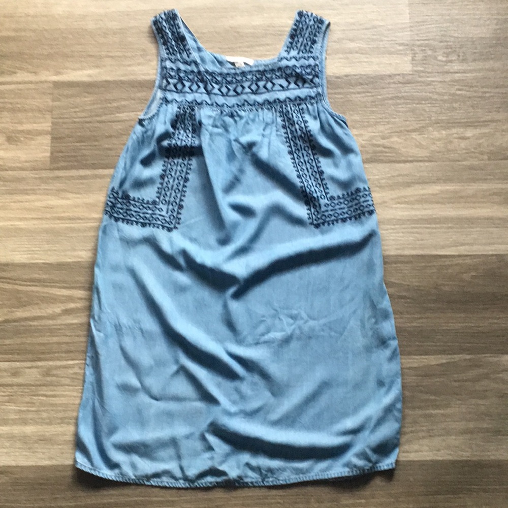Cute ‘beach lunch lounge’ chambray sundress, size Medium